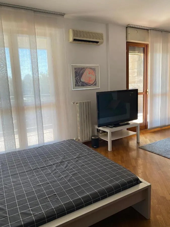 Bedandbreakfast Eni Torri Lombarde San Donato Bbqueen San Donato Milanese Guest house