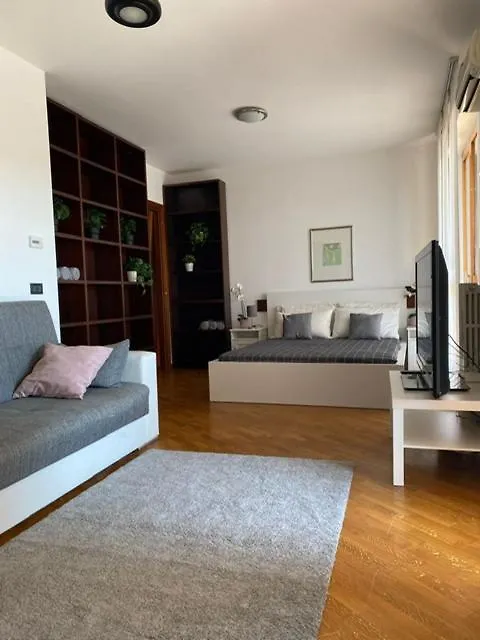 Guest house Bedandbreakfast Eni Torri Lombarde San Donato Bbqueen San Donato Milanese