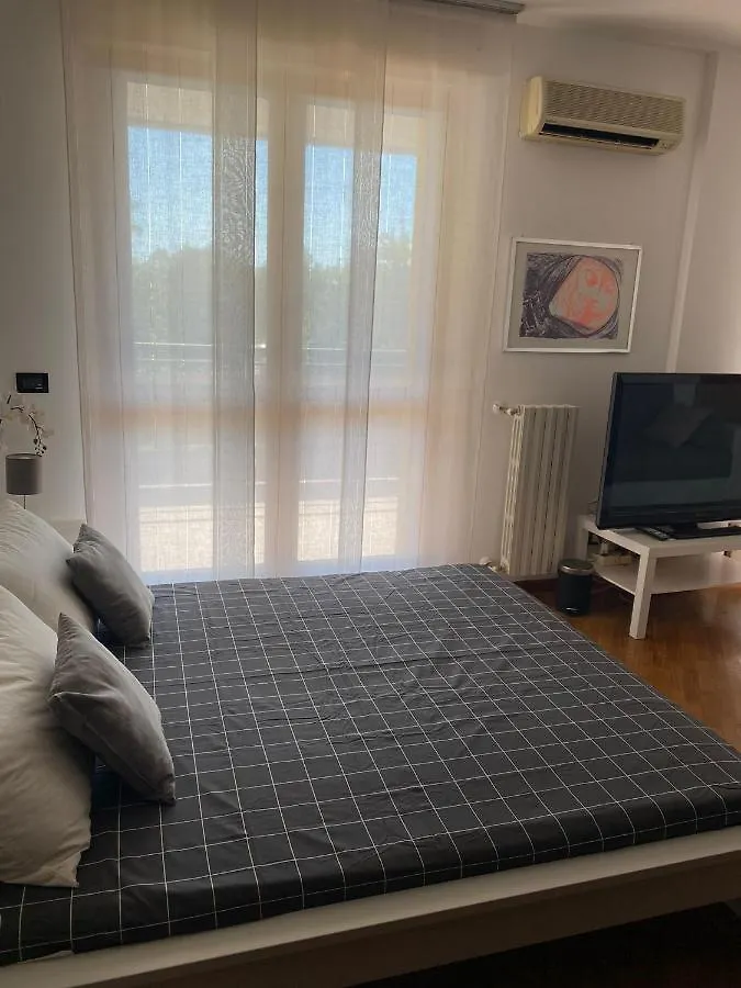 Bedandbreakfast Eni Torri Lombarde San Donato Bbqueen San Donato Milanese Guest house