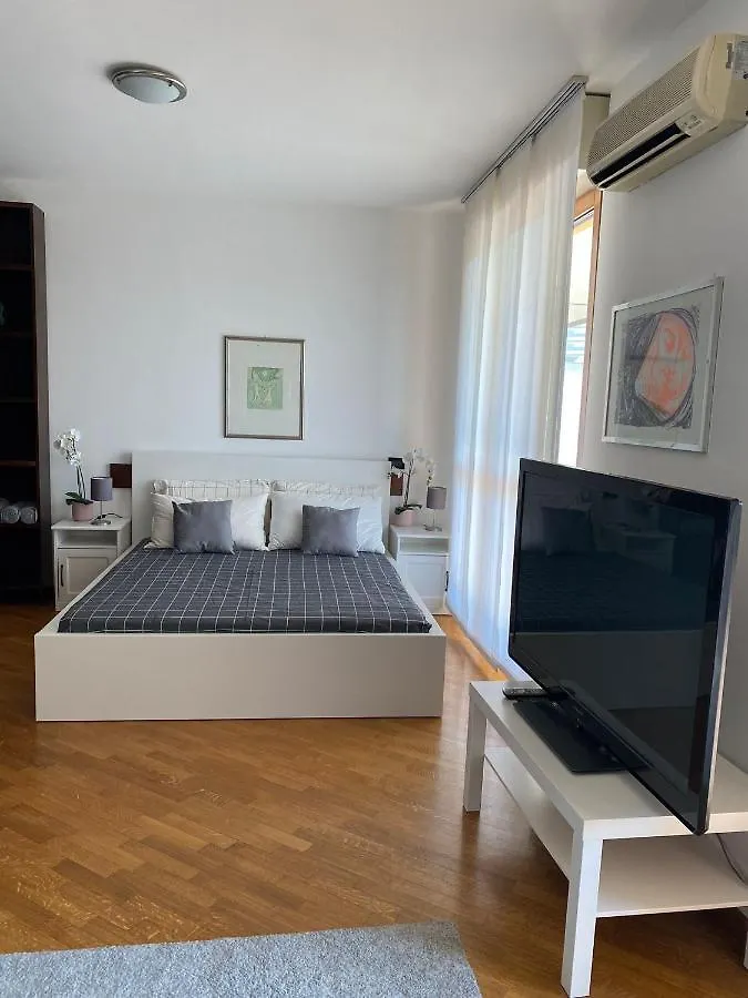 Bedandbreakfast Eni Torri Lombarde San Donato Bbqueen San Donato Milanese 0*,