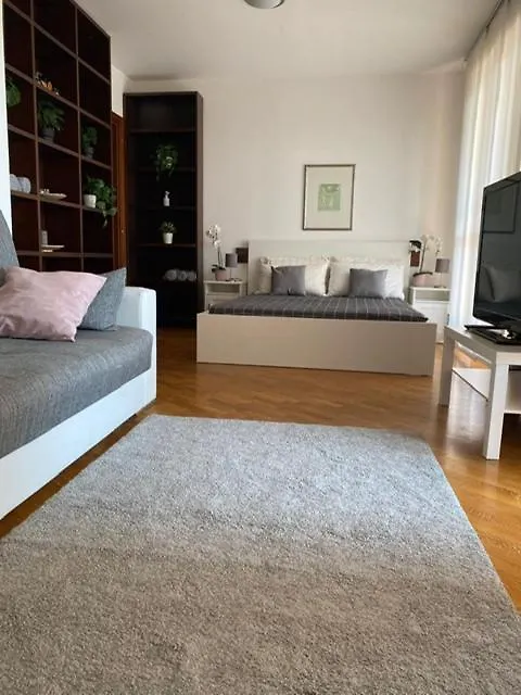 Bedandbreakfast Eni Torri Lombarde San Donato Bbqueen San Donato Milanese 0*,  Italy